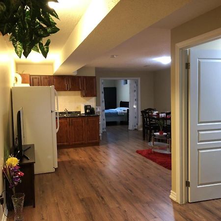 Spacious 2 Bedroom Guest Suite Toronto Eksteriør billede